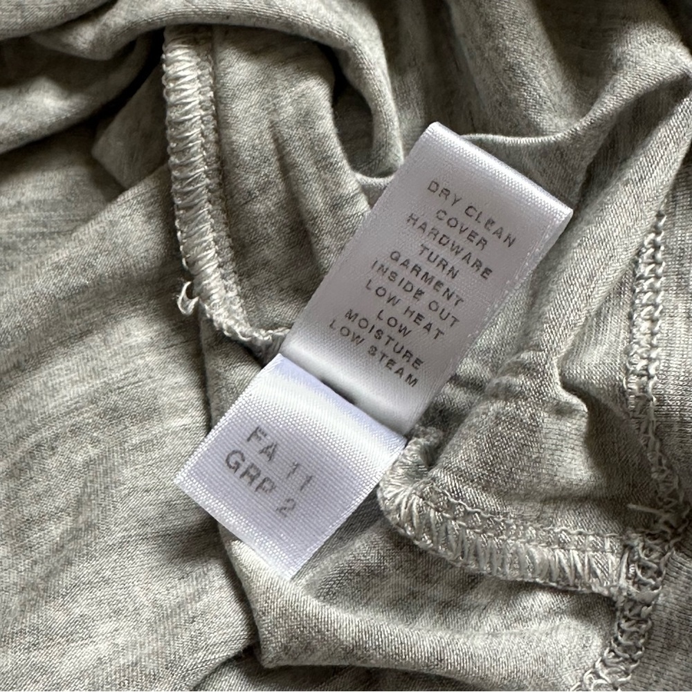 St John | Gray Ruffled Tee | Large - Picture 11 of 12